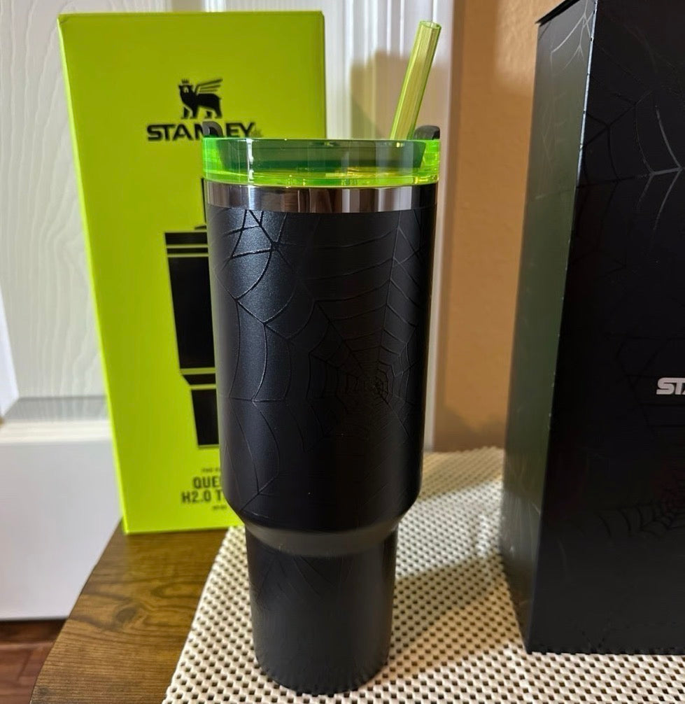 Stanley X The Halloween Quencher H2.0
FlowState Tumbler | 40 OZ